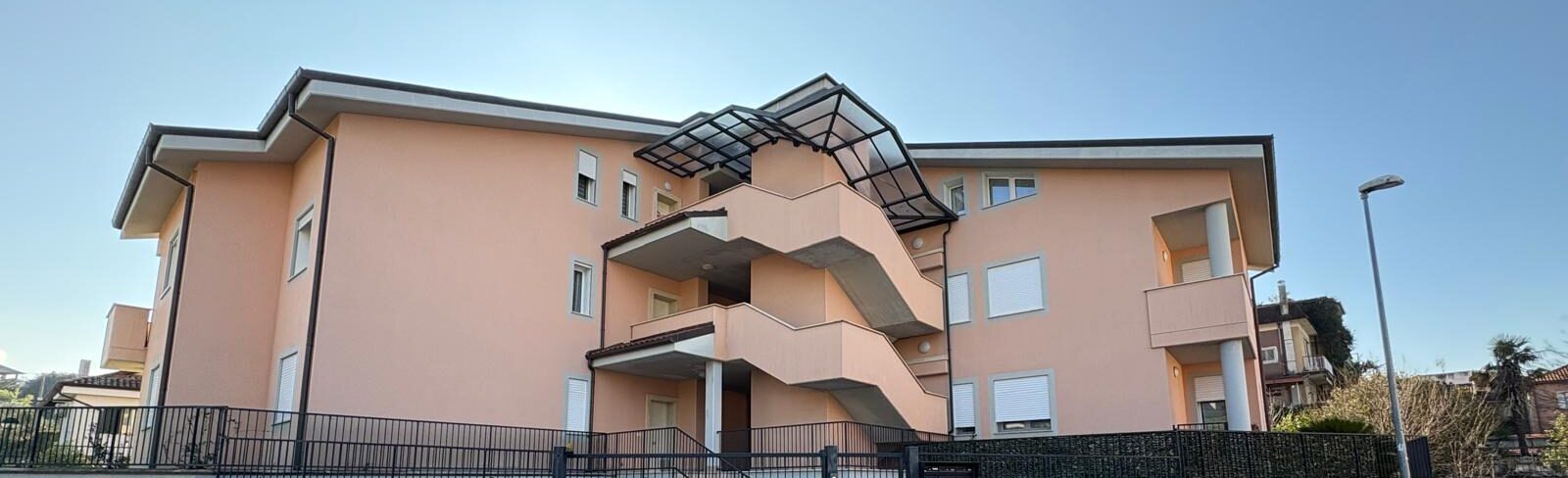 Condominio via salita dei Pini